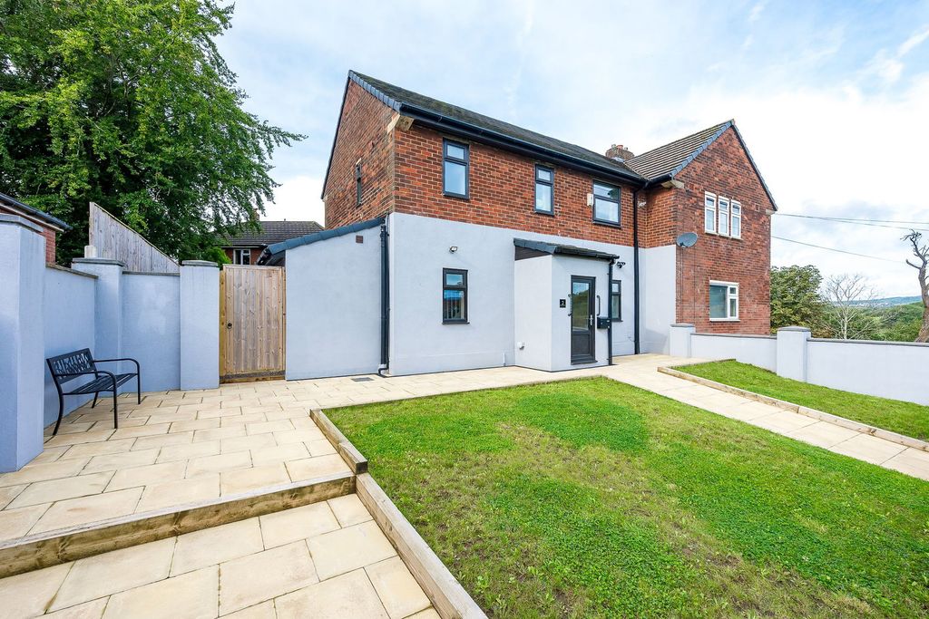 Property photo 2 of 31