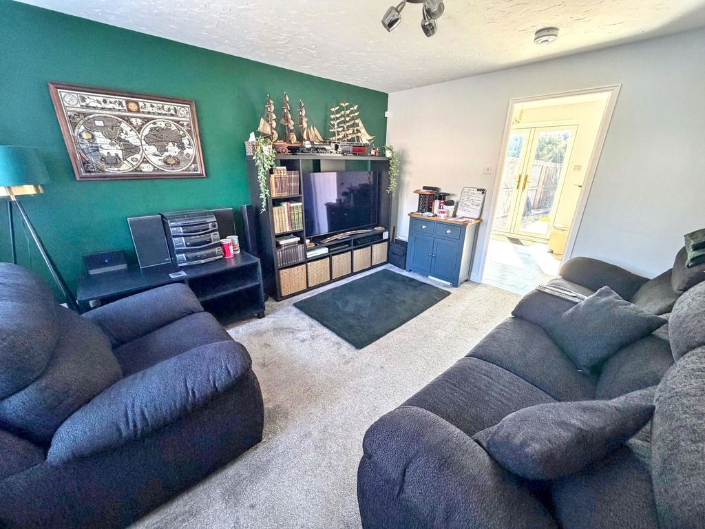 Property photo 3 of 11
