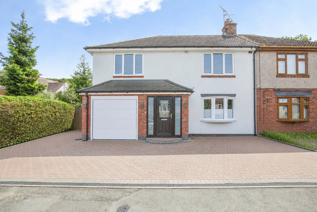 Property photo 1 of 29 E743017d-Mw26-256