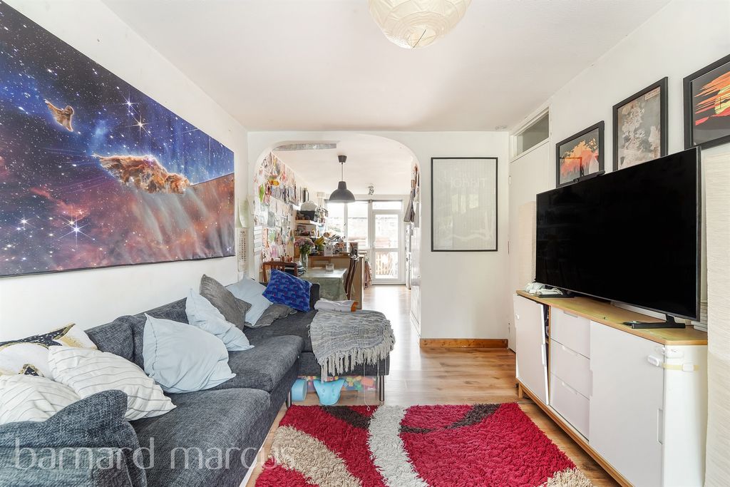 Property photo 2 of 12