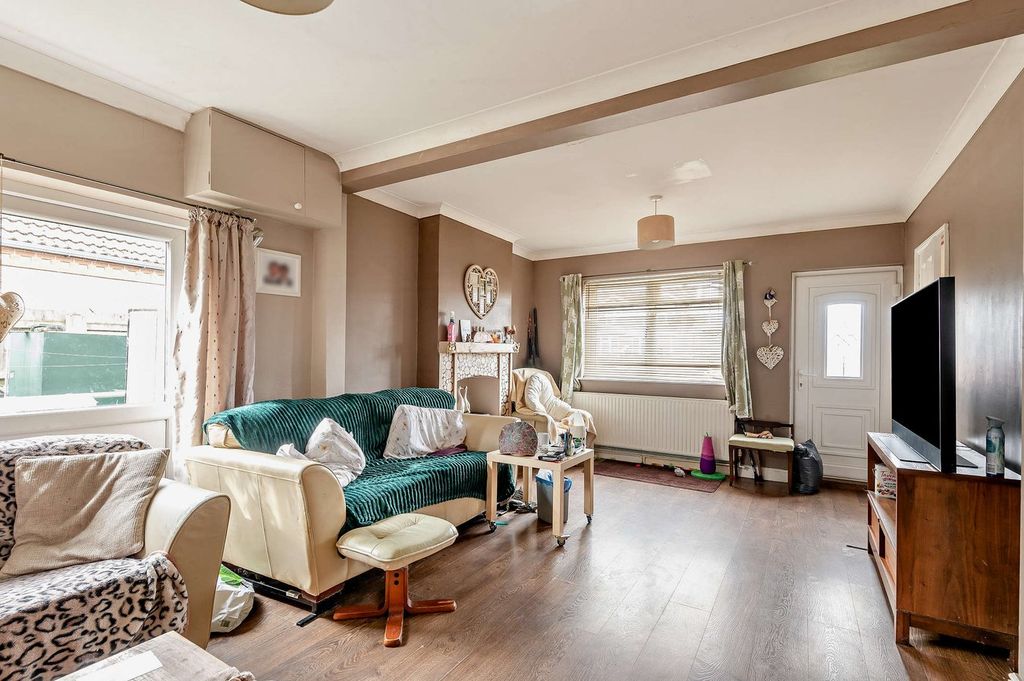 Property photo 2 of 23