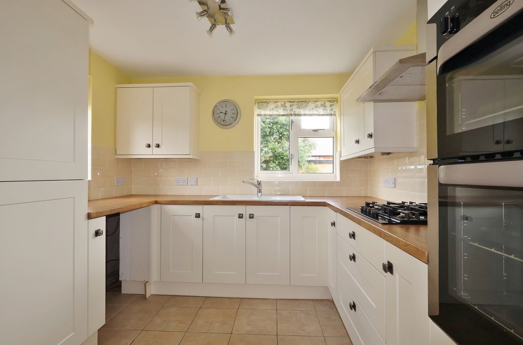 Property photo 2 of 27