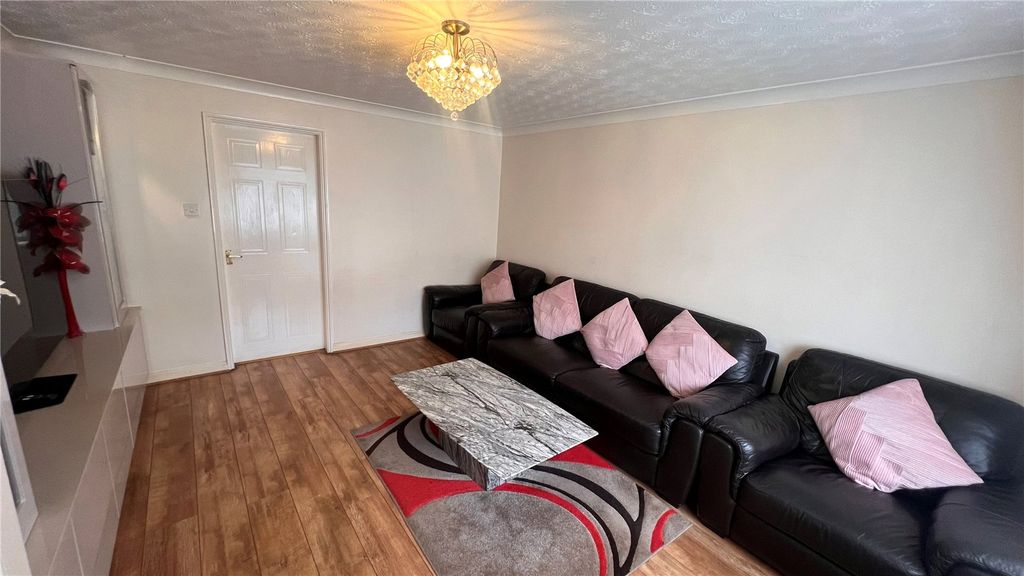 Property photo 3 of 16 Picture No. 06