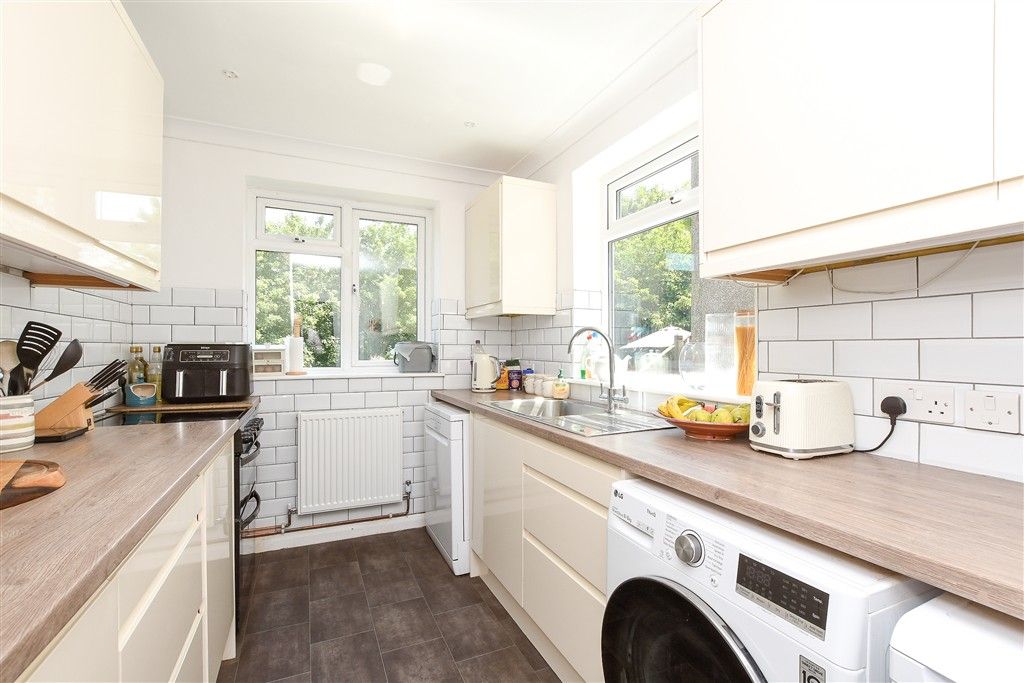 Property photo 2 of 18 Kitchen