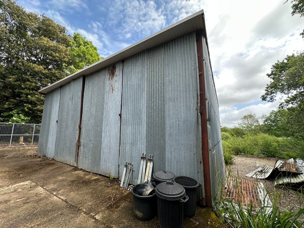 Property photo 2 of 11 Tin Barn