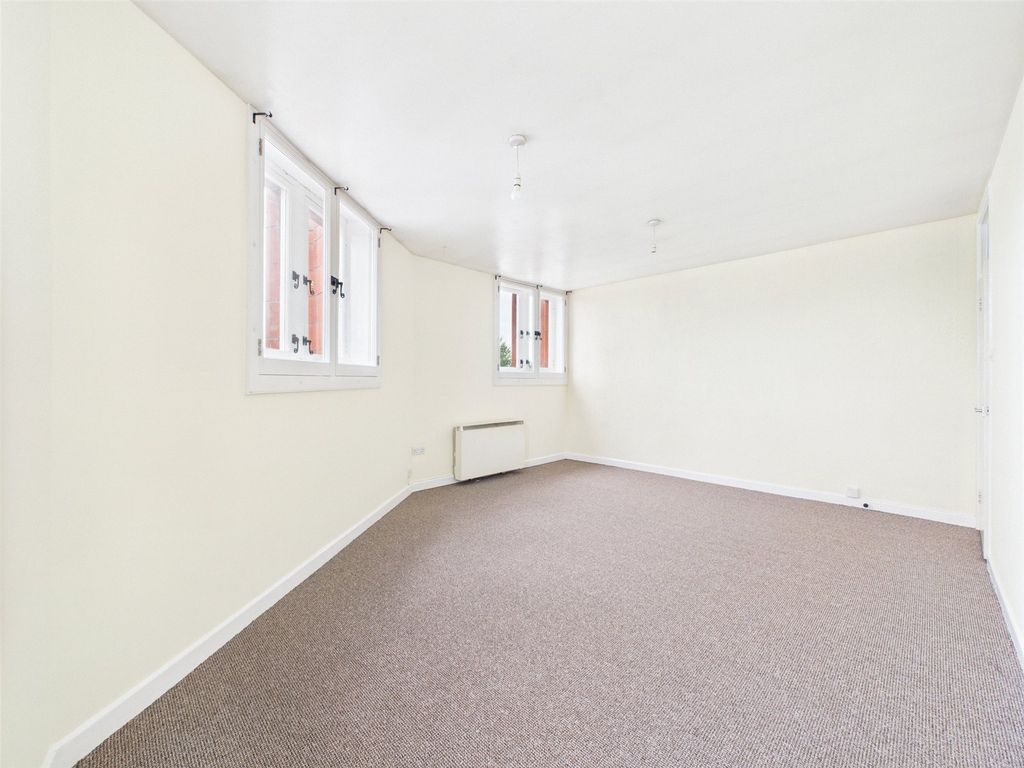 Property photo 3 of 8 Living Room