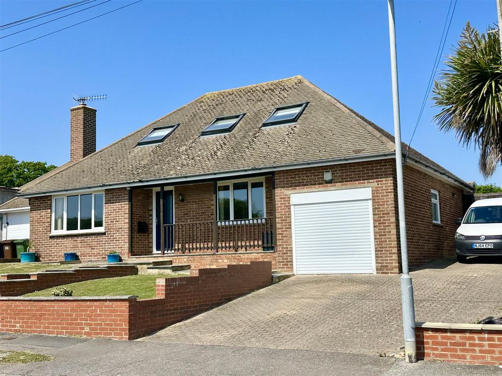 Property photo 3 of 25