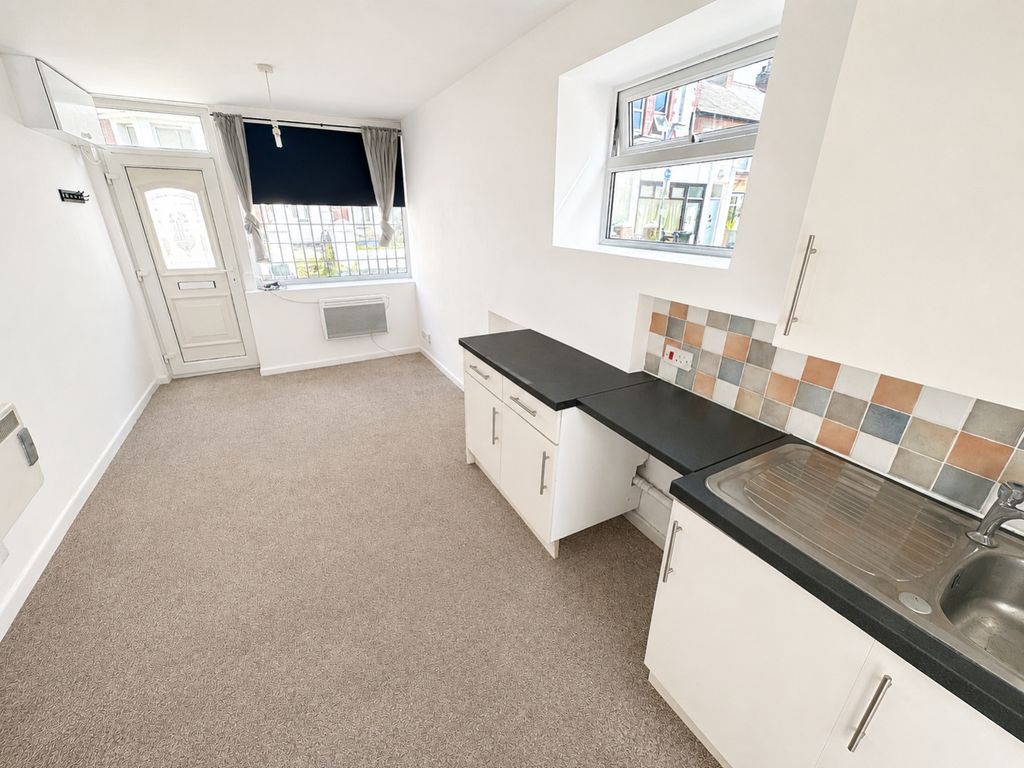 Property photo 2 of 5 Lounge Kitchenette