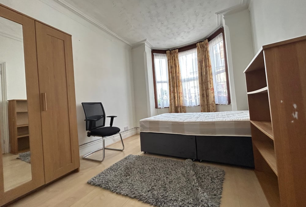 Property photo 1 of 3