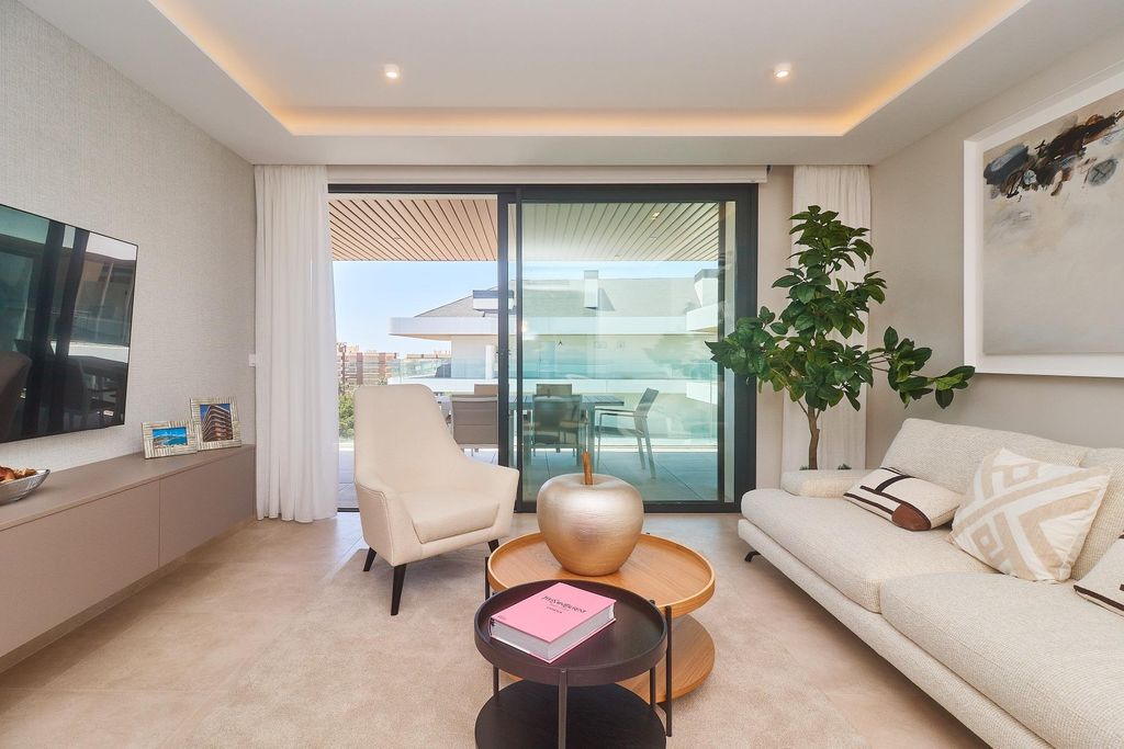 Property photo 1 of 61