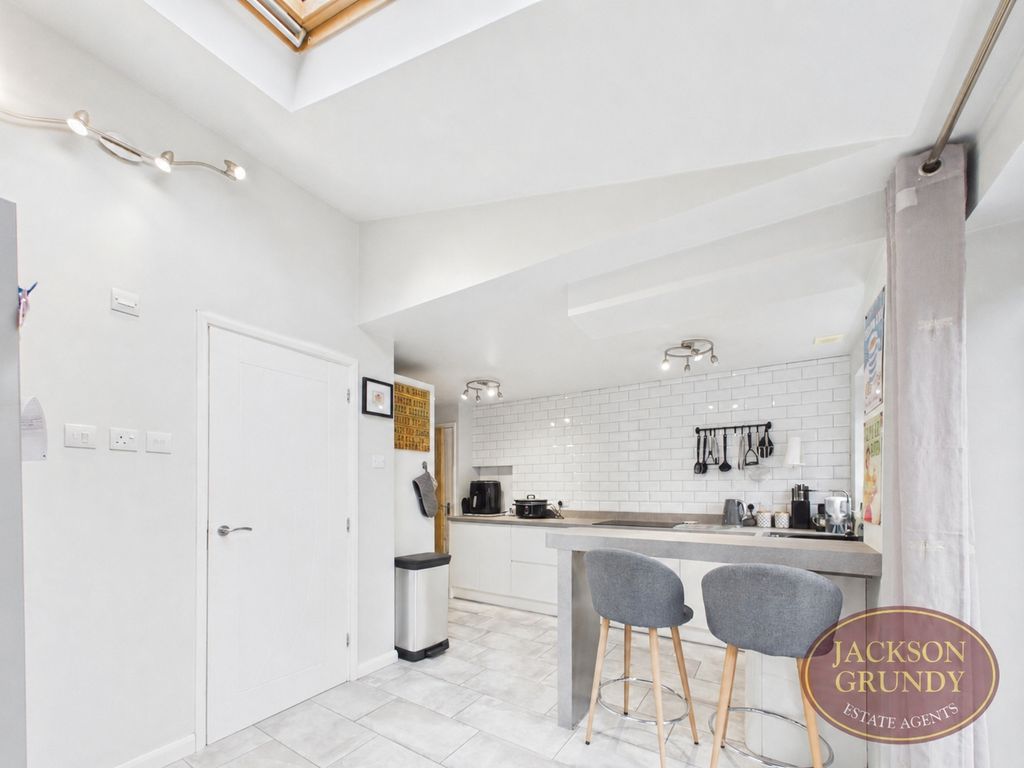 Property photo 3 of 19 North Leys
