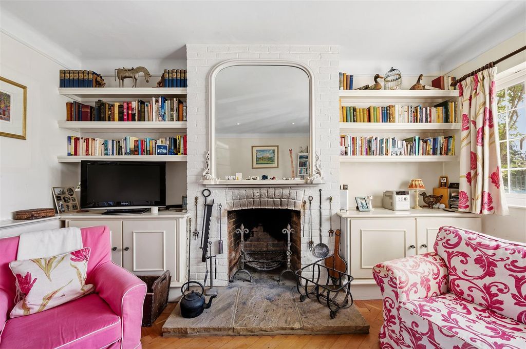 Property photo 3 of 25 Links View Traps Lane -18.Jpg