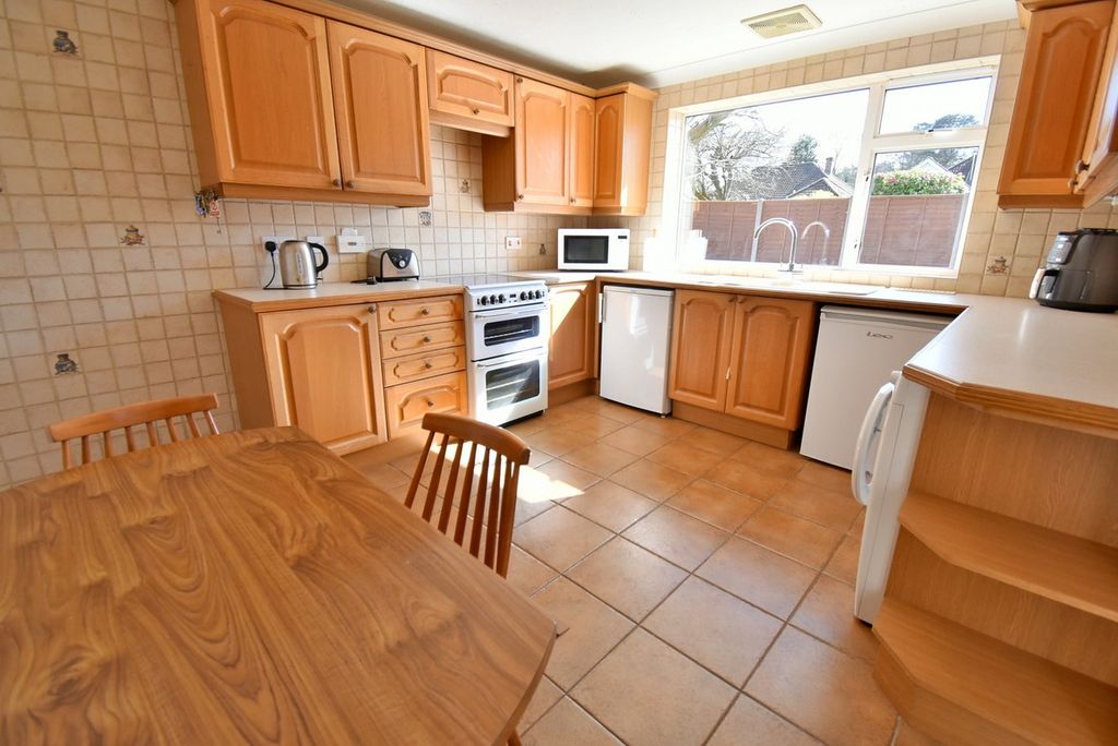 Property photo 2 of 20