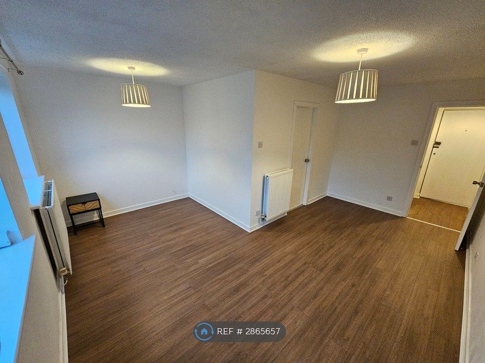 Property photo 1 of 18 Main Living Space (Living Room/Diner/Bedroom)