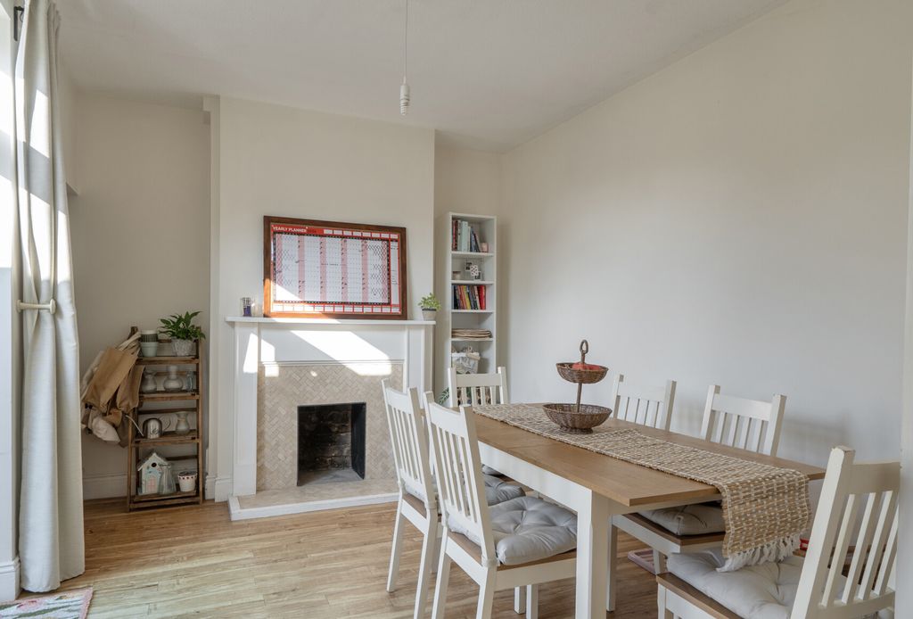 Property photo 2 of 22 1417991-10-69A802...