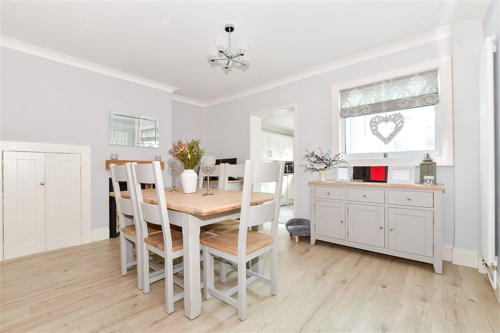 Property photo 3 of 9 Dining Area