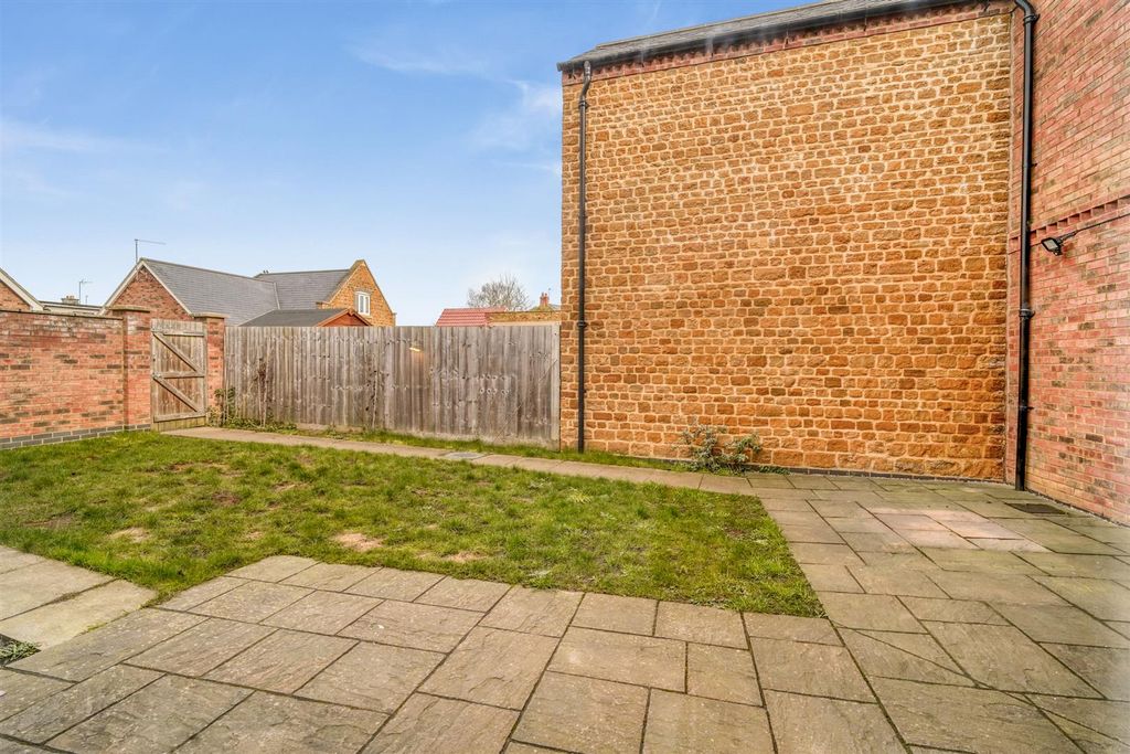 Property photo 3 of 22