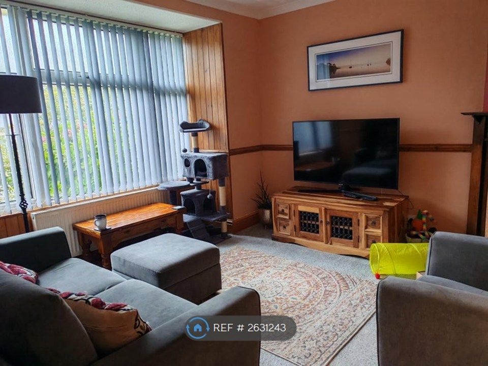 Property photo 3 of 7 Smaller Living Room