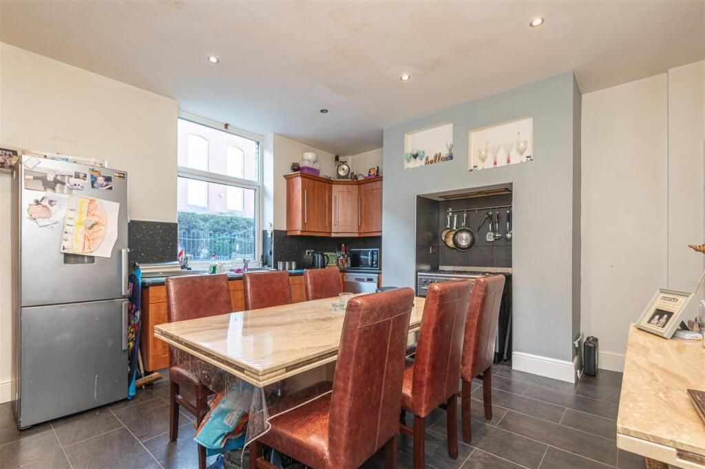 Property photo 1 of 14 001Eb4Eb3F5Df119F5Ef76702B46ee53.Jpeg