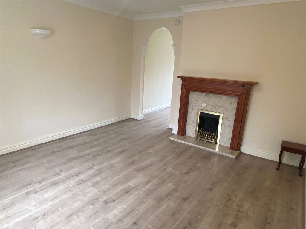 Property photo 3 of 14 Living Room