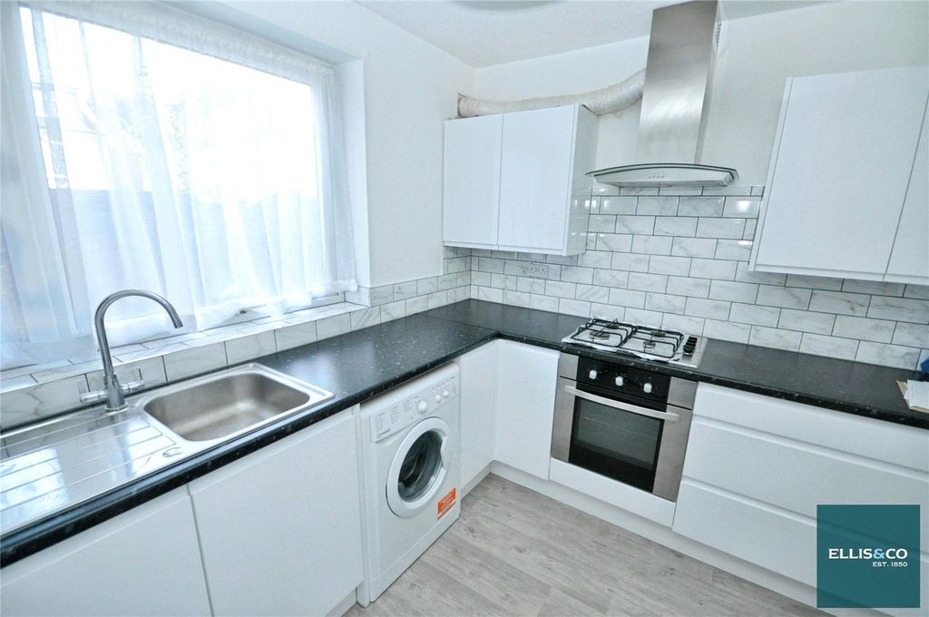 Property photo 1 of 8 Picture No. 10