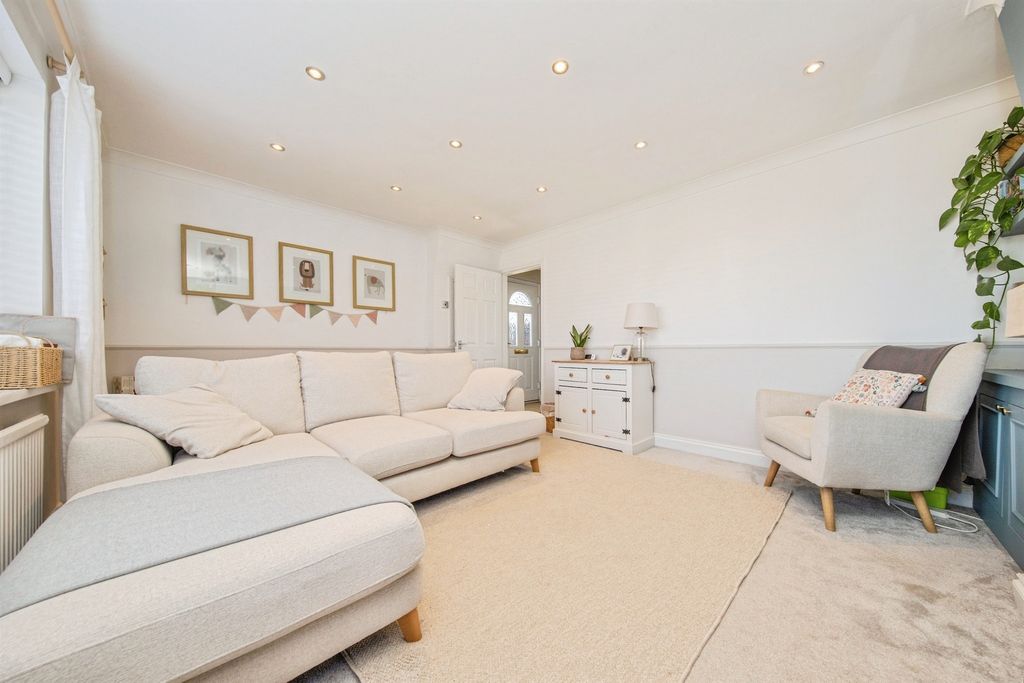 Property photo 3 of 14