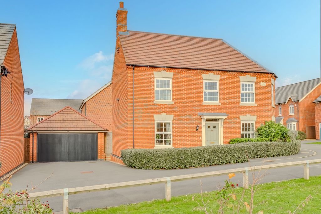 Property photo 1 of 27