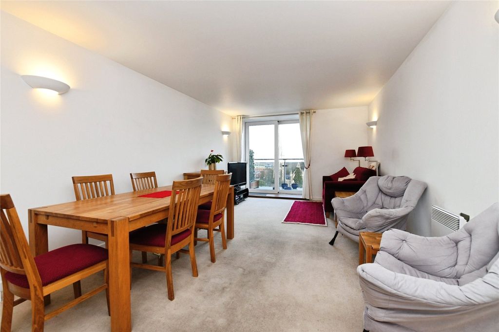 Property photo 3 of 22 Internal