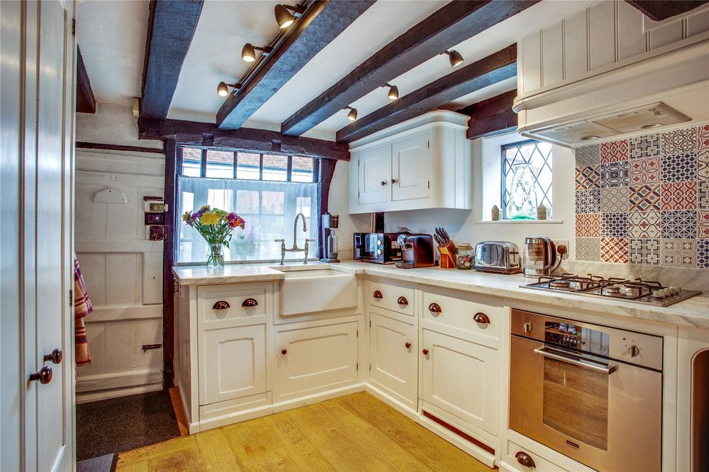 Property photo 2 of 17 Kitchen