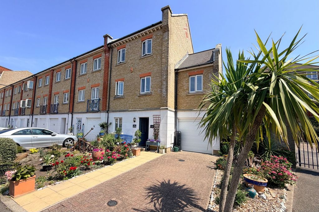 Property photo 1 of 38