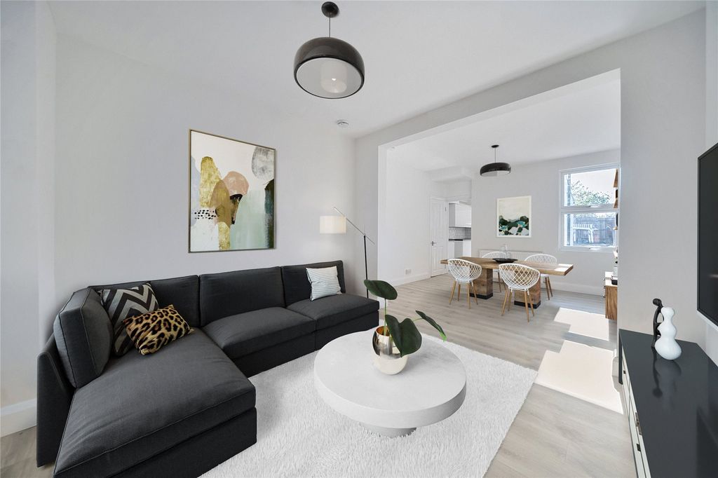 Property photo 1 of 12 Reception