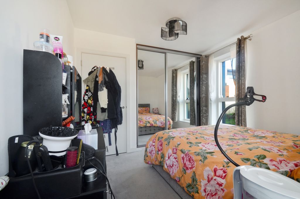 Property photo 3 of 12 Bedroom_Pic_ (1).Jpg
