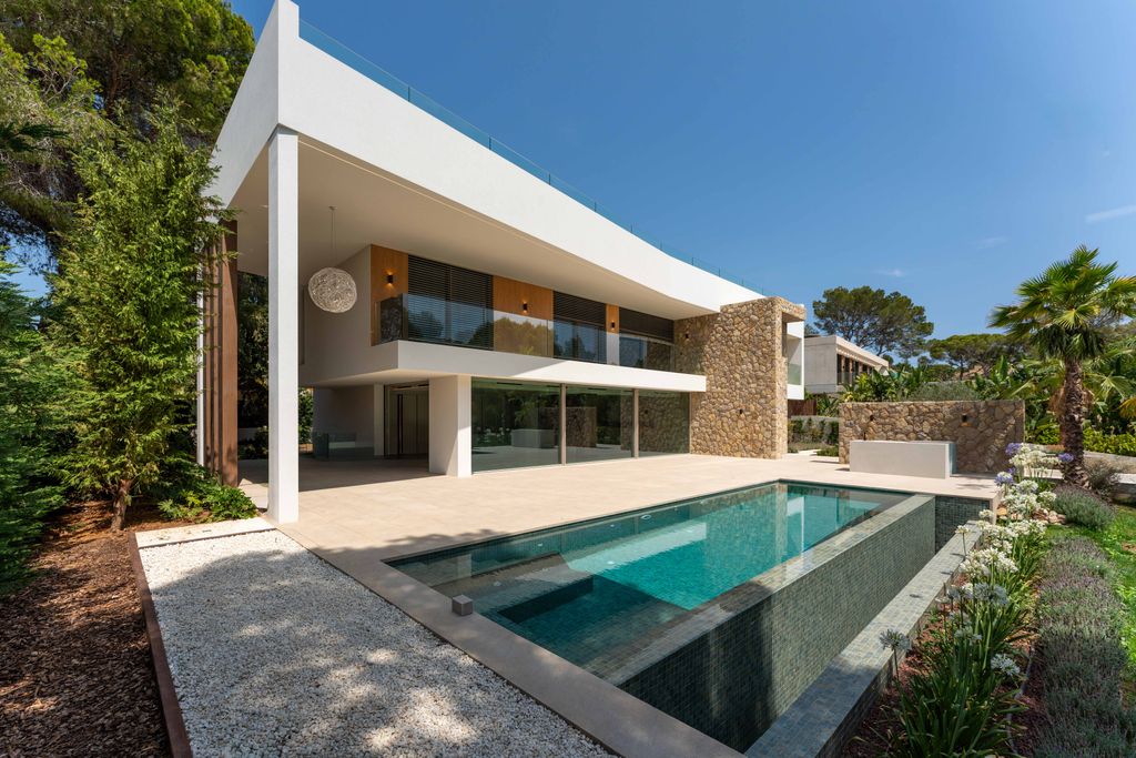 Property photo 2 of 24 Exterior