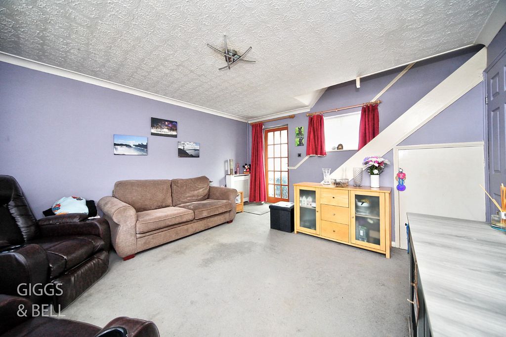 Property photo 3 of 21 4003242