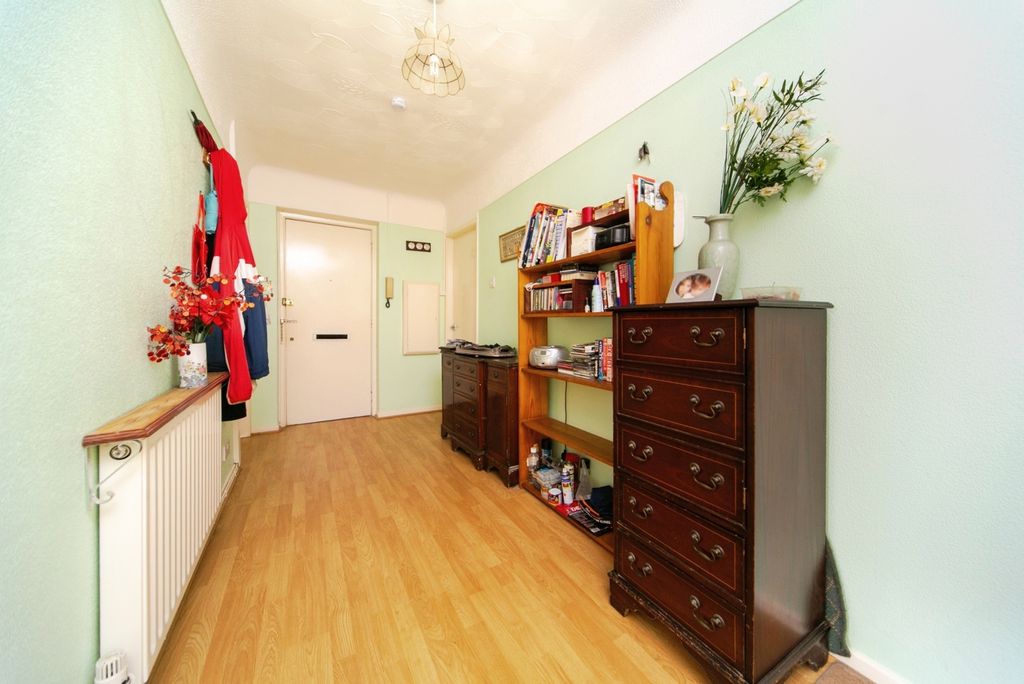 Property photo 2 of 14 Photo