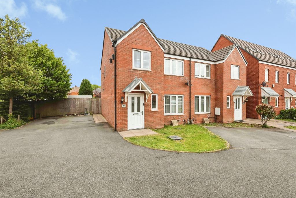 Property photo 2 of 19