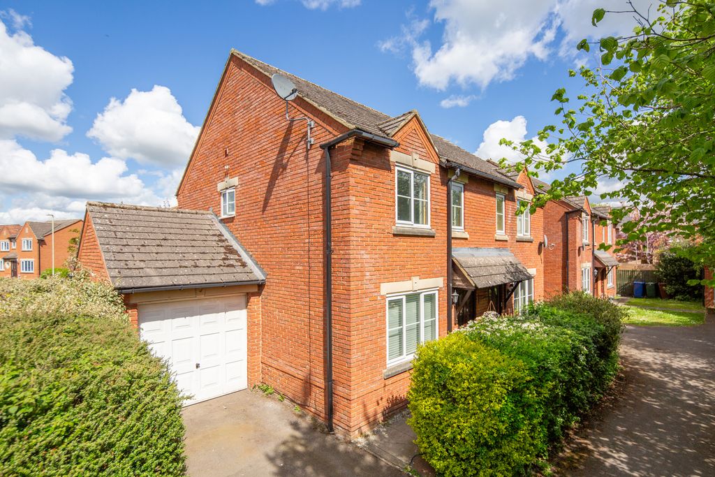 Property photo 1 of 16 Front