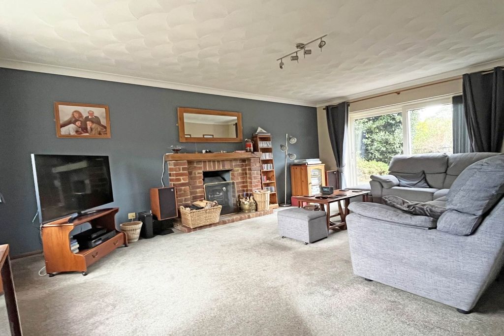 Property photo 2 of 18