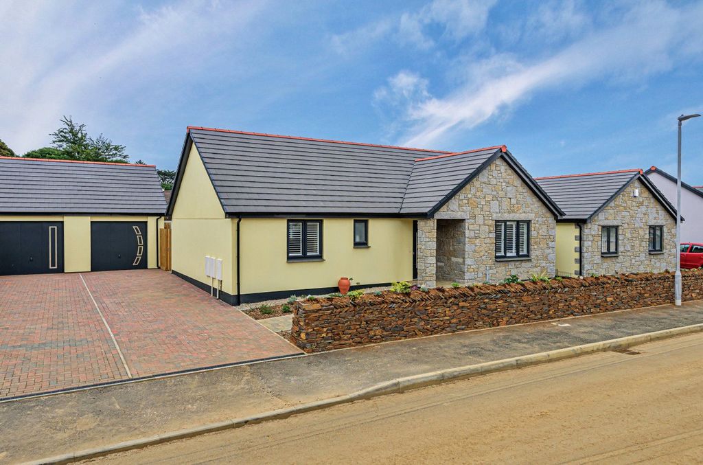 Property photo 1 of 20 Picture No. 01