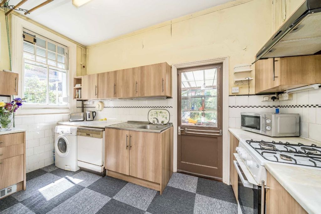 Property photo 3 of 8
