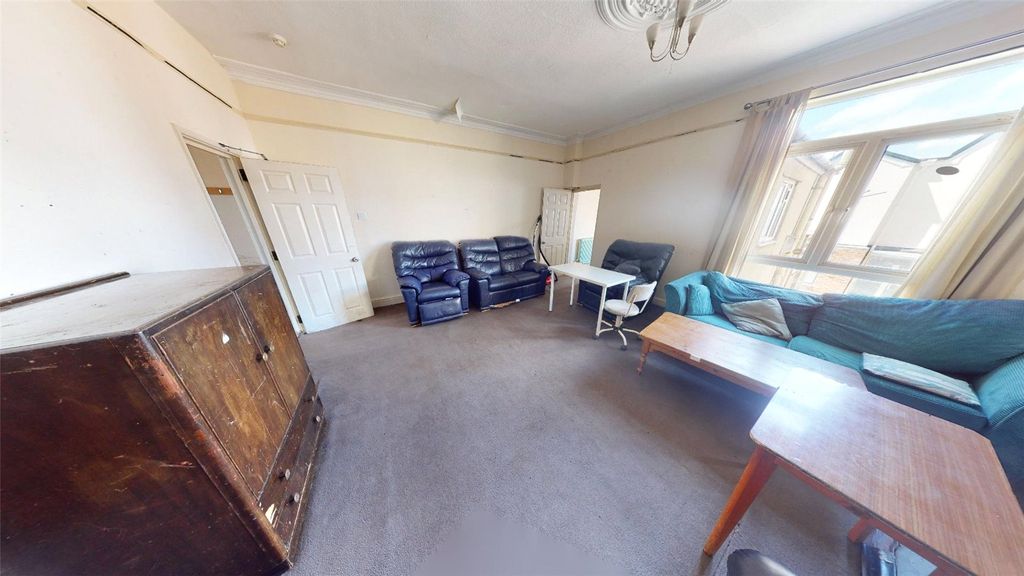 Property photo 2 of 13 Picture No. 08