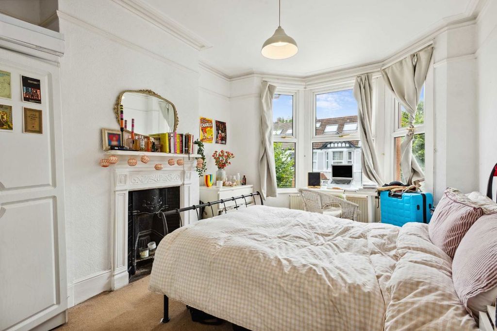 Property photo 3 of 7