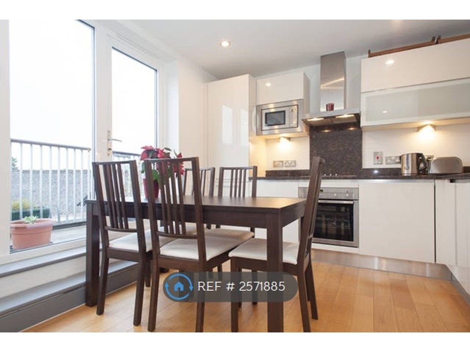Property photo 1 of 7 Dining Area &amp; Kitchen (Open Plan)