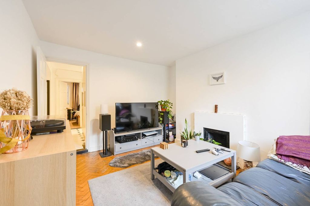 Property photo 2 of 9