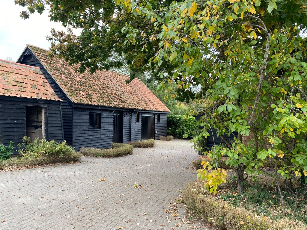 Property photo 2 of 42