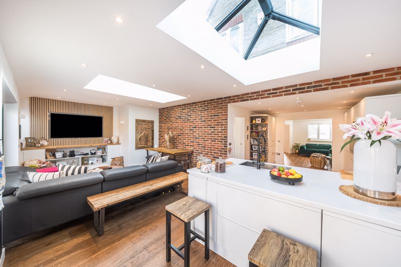 Property photo 3 of 15 Photo 14