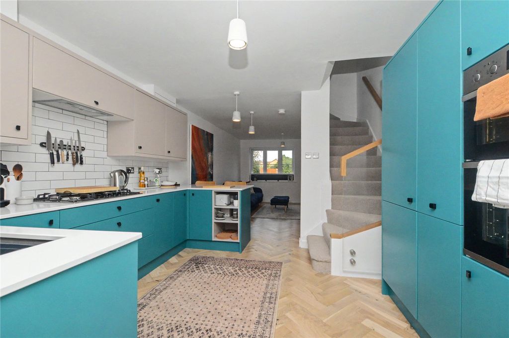 Property photo 3 of 17 Picture No. 10