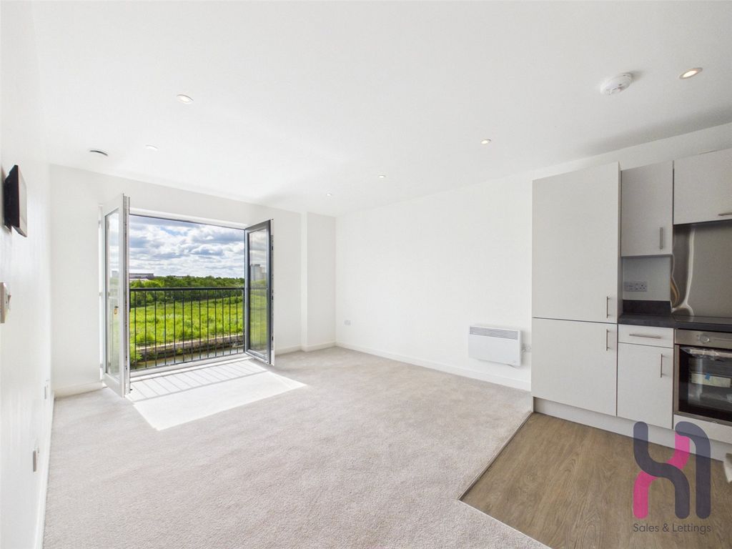 Property photo 3 of 14 Picture No. 02