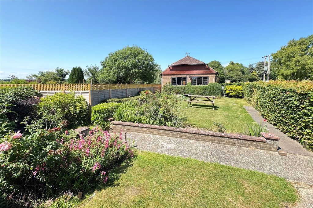 Property photo 2 of 22 Picture No. 24