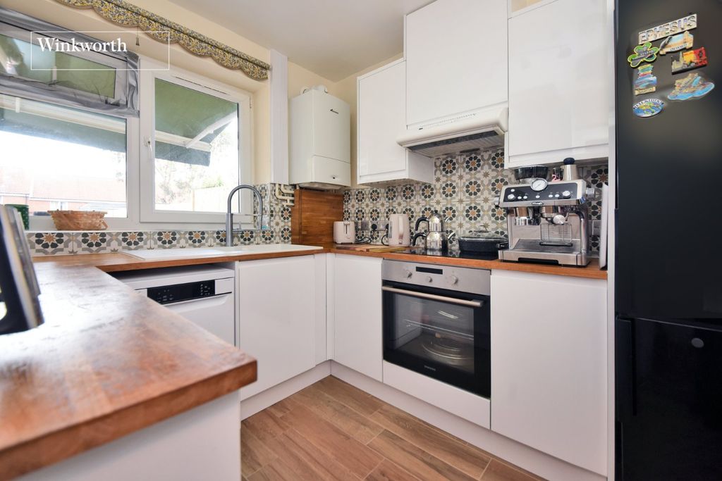 Property photo 2 of 12 Picture No. 13